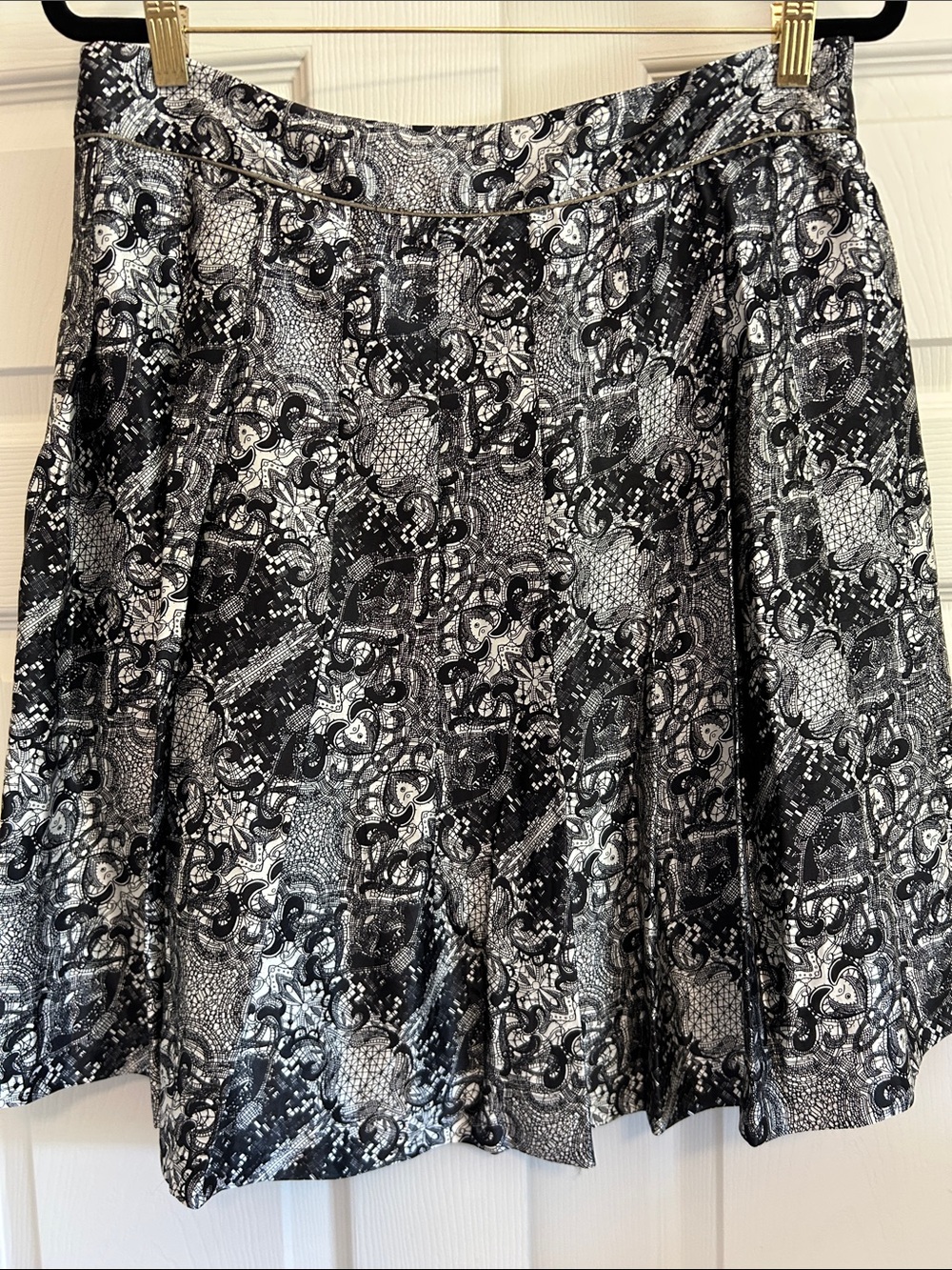 Brooks Brothers Black and White Pleated Silk Skirt Size 10 - Picture 2 of 10